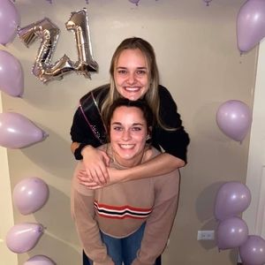 Meet your Posher, Brooke